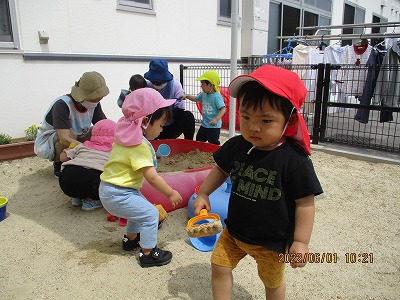 園庭3.jpg