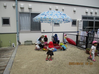 園庭.jpg